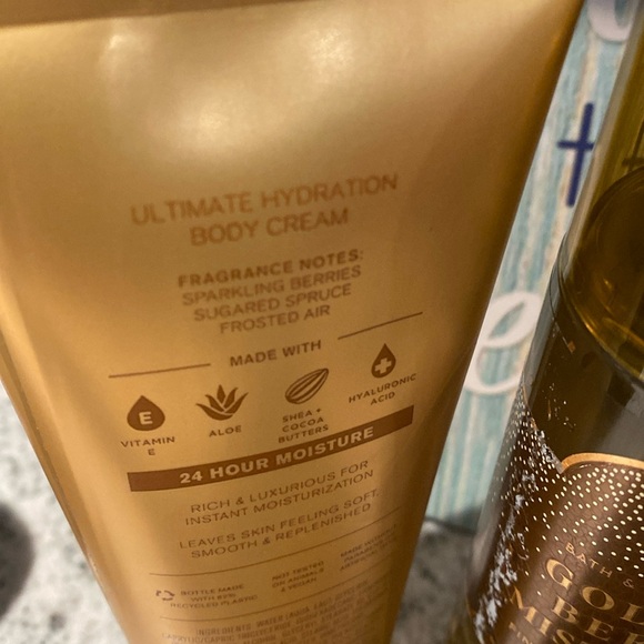 COPY - Bath and Bodyworks goldenberry mistletoe Gift Set Combo - Picture 3 of 4